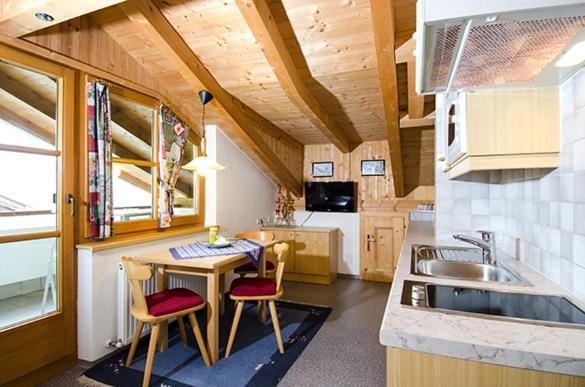 Hof Am Arlberg - Familie Walter Διαμέρισμα Σανκτ Αντόν αμ Άλμπεργκ Εξωτερικό φωτογραφία